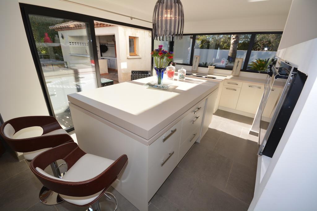 La Villa Blanche 滨海萨纳里 外观 照片